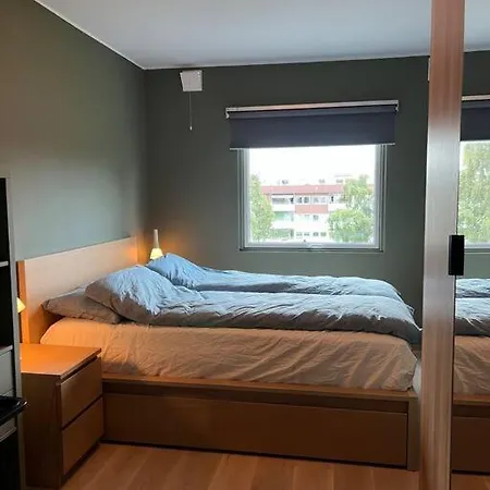 Moderne Med 2 Soverom, 4 Sengeplasser דירה *